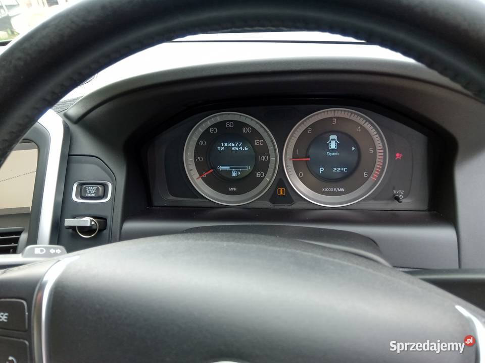 Volvo XC60 SE LUX AWD 2012r 24 D5 215 45246 osobowe Starostwo Szadek sprzedam