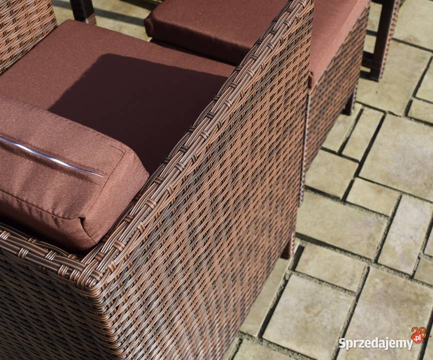 ogród zestaw tulipan 8 osob 4 foteli 4 puf brąz Meble ogrodowe Bosutów sprzedam