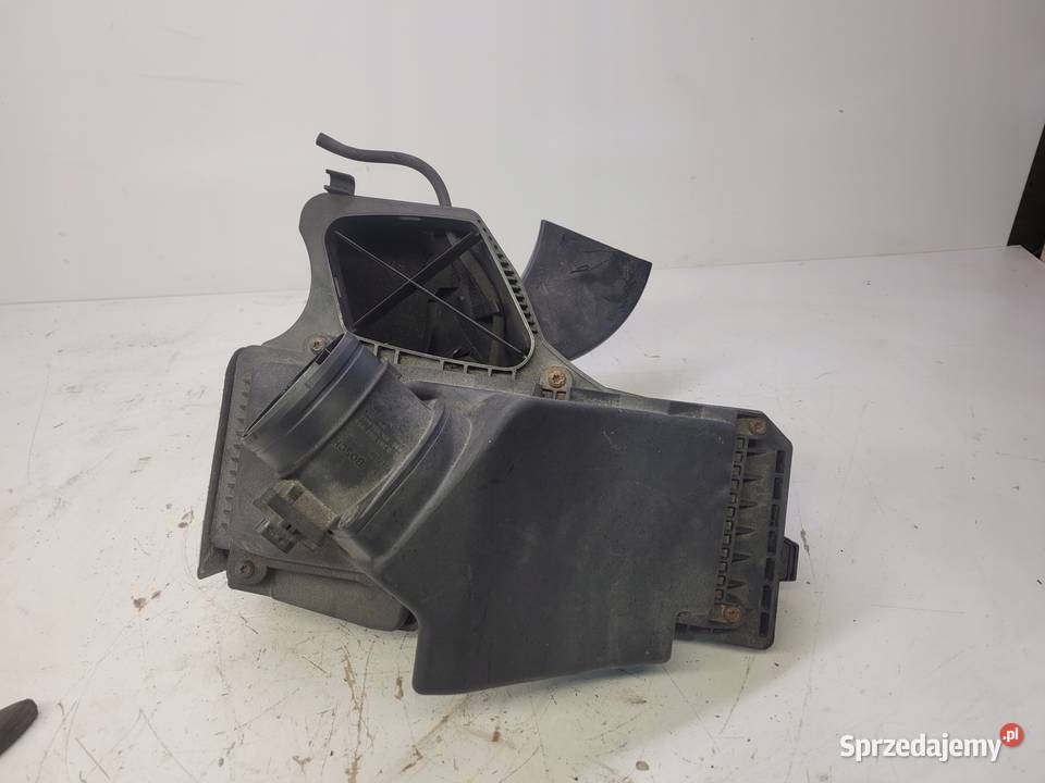 OBUDOWA FILTRA POWIETRZA AUDI A4 A5 Q5 Przystajń