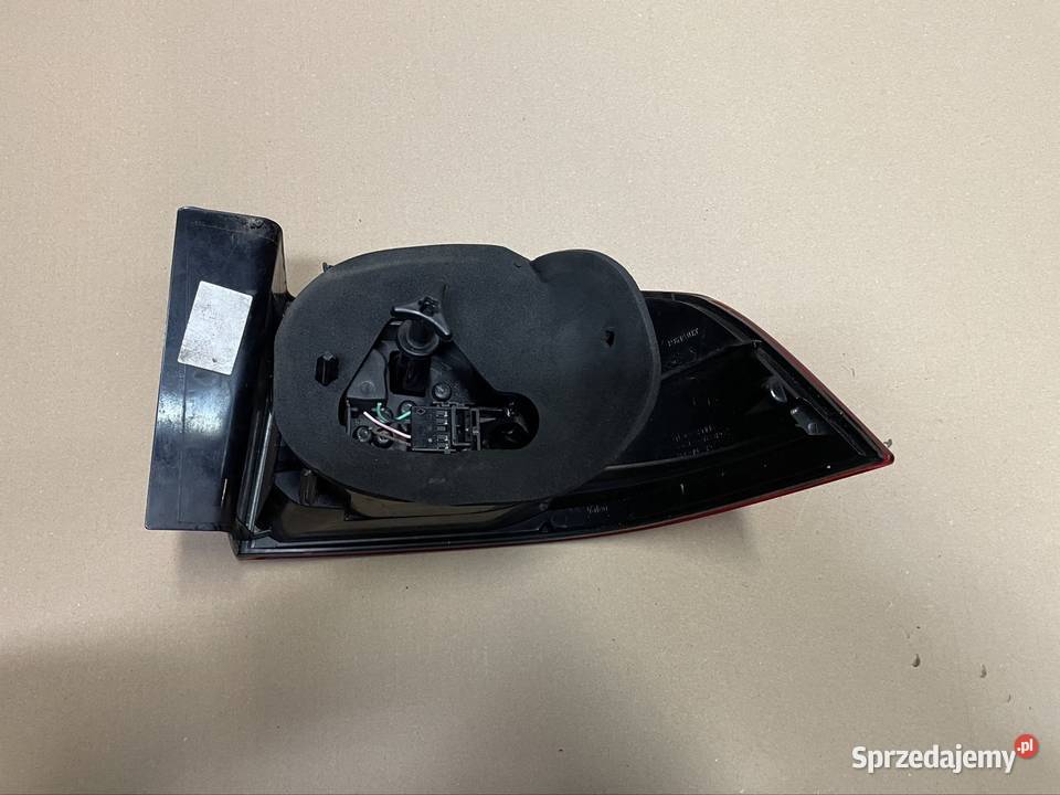 Lampa tył tylna lewa karoseria hatchback Renault Motoryzacja Szczecin