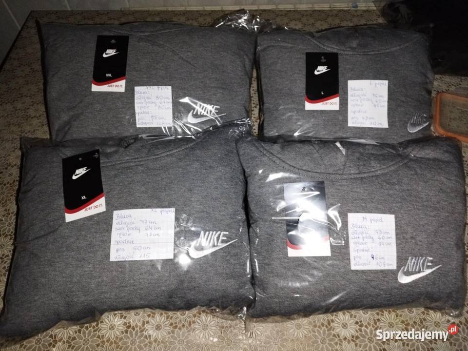Dresy Nike czarne i popielate Pozostałe