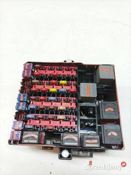 SKRZYNKA BEZPIECZNIKÓW HT1714A005JMCV 15 D 95 sprzedam