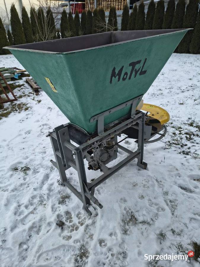 Rozsiewacz nawozów soli Motyl Pom Miedźna