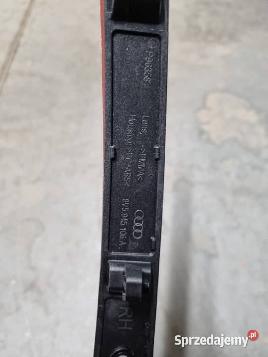 Odblask tył Audi a3 8v prawy lewy 8v5945106 Rok produkcji 2010 Oświetlenie