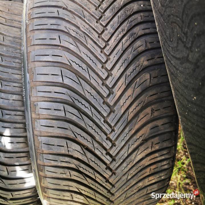 Opony 225 35 R19 wielosezonowe
