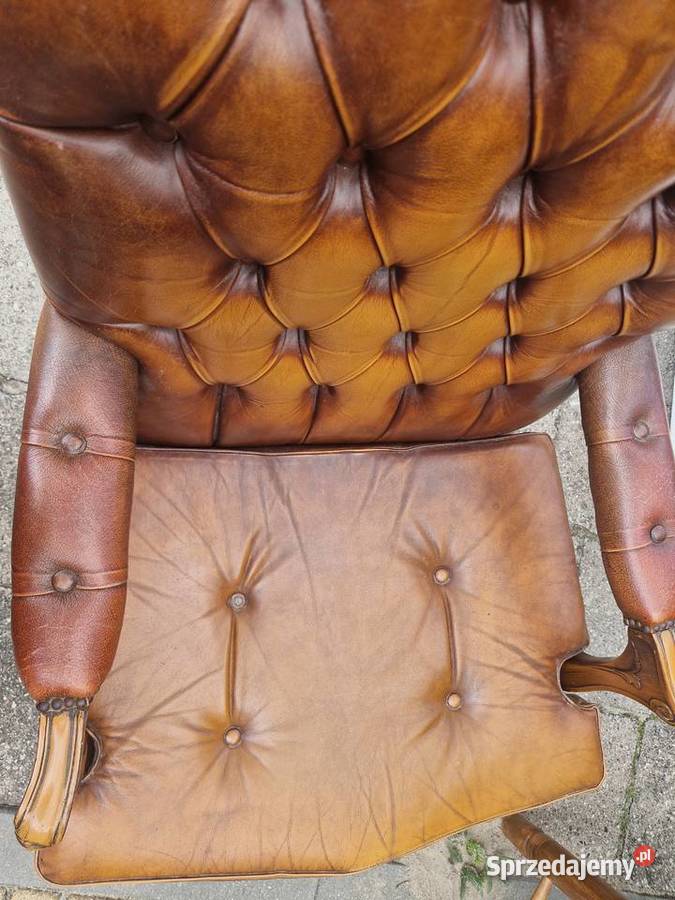 Skórzany fotel w stylu chippendale import Ciechocinek