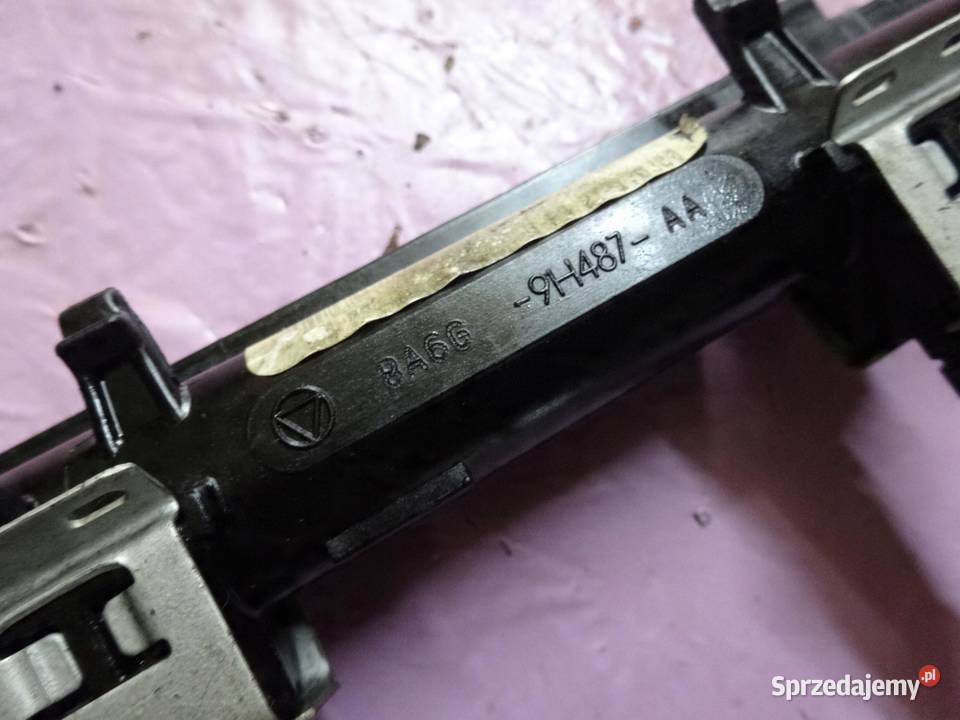 Ford FIESTA 12 B 09r STJB 60 0280158207 LISTWA