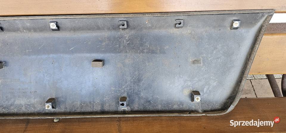 Suzuki Jimmy listwa drzwi prawa