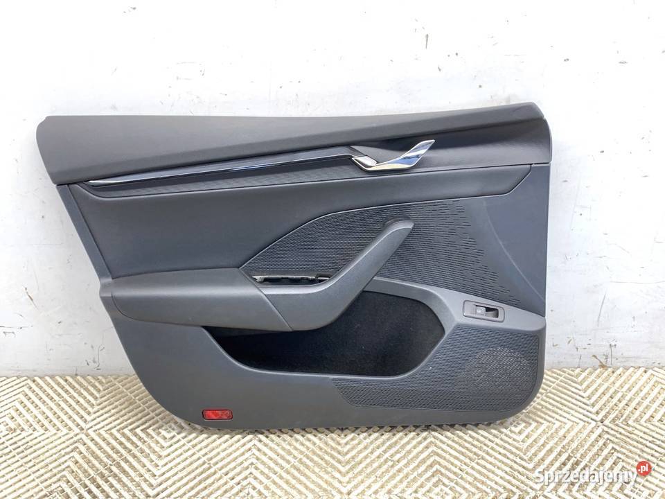 BOCZEK DRZWI LEWY PRZÓD SKODA OCTAVIA IV Kombi