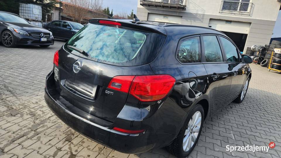 Opel Astra J Kombi 20CDTI 165 2012r automat