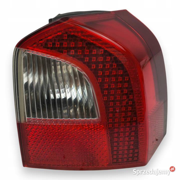 LAMPA PRAWA Volvo V70 III XC70 20072013 tylna