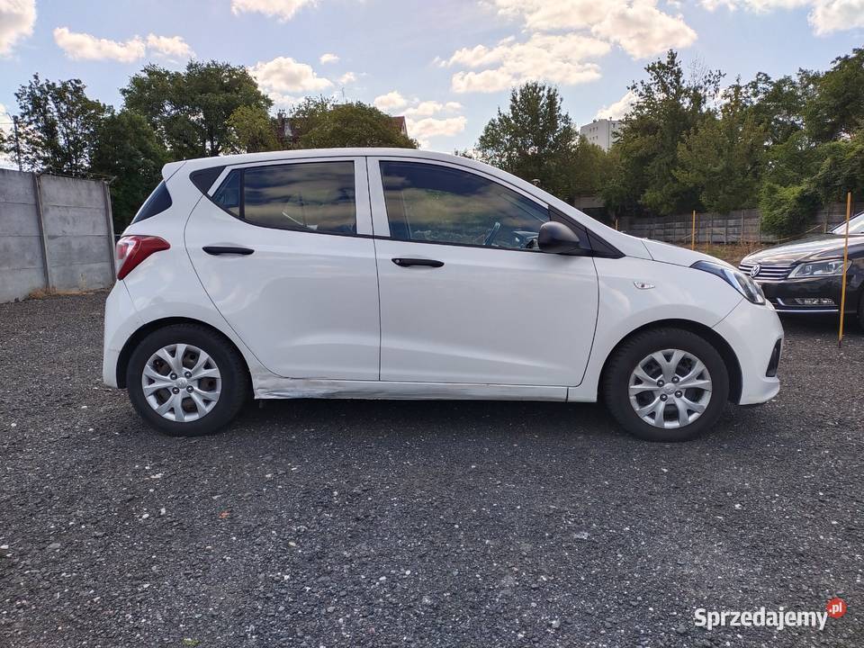 Hyundai I 10 Bezwypadkowy 2015 r Zarejestrowany Rok produkcji 2015 Gniezno sprzedam