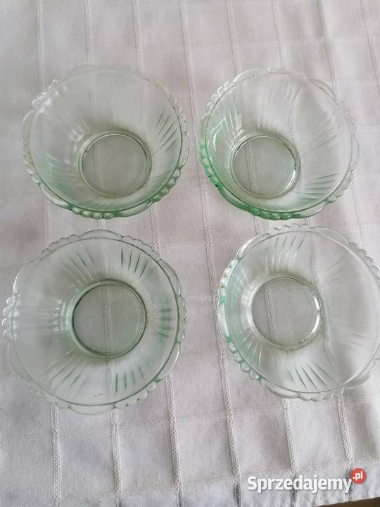 Stare szklane miseczki w kolorze zieleni Mielec