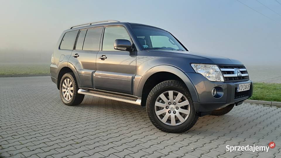 Mitsubishi Pajero IV 38 V6 MIVEC w perfekcyjnym relingi dachowe Pajero