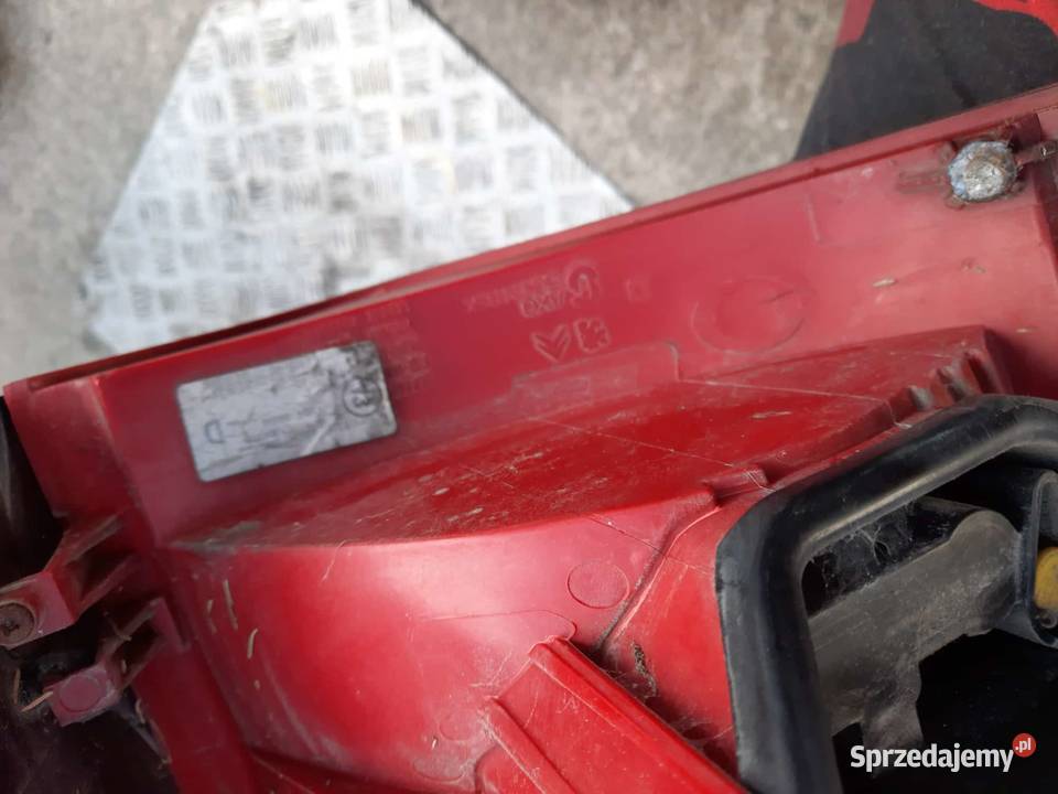 Lampa prawa tył tylna Peugeot 407 SW kombi Radłów