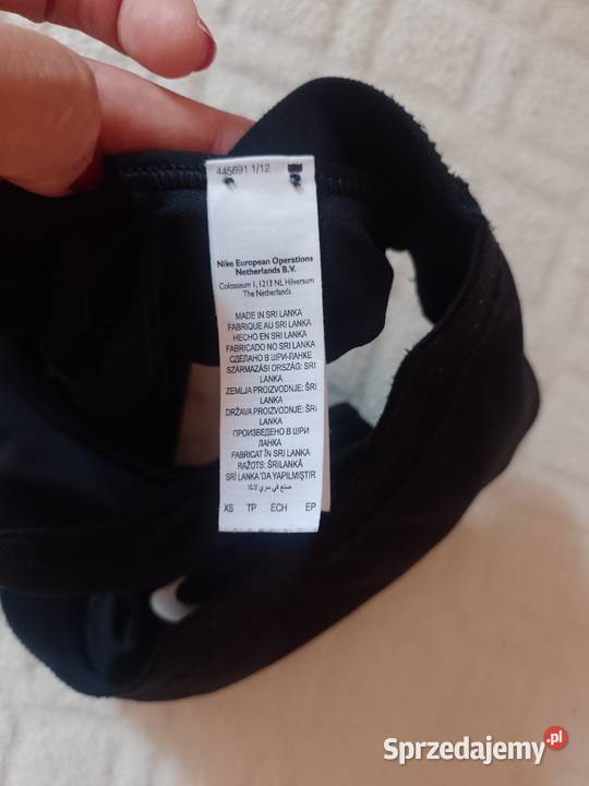 34XS NIKE Czarny top fitness z Londynu bokserka