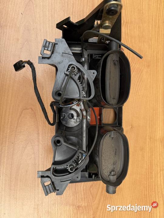 Panel nawiewu BMW e21 323 Kratki nawiewu Mszana