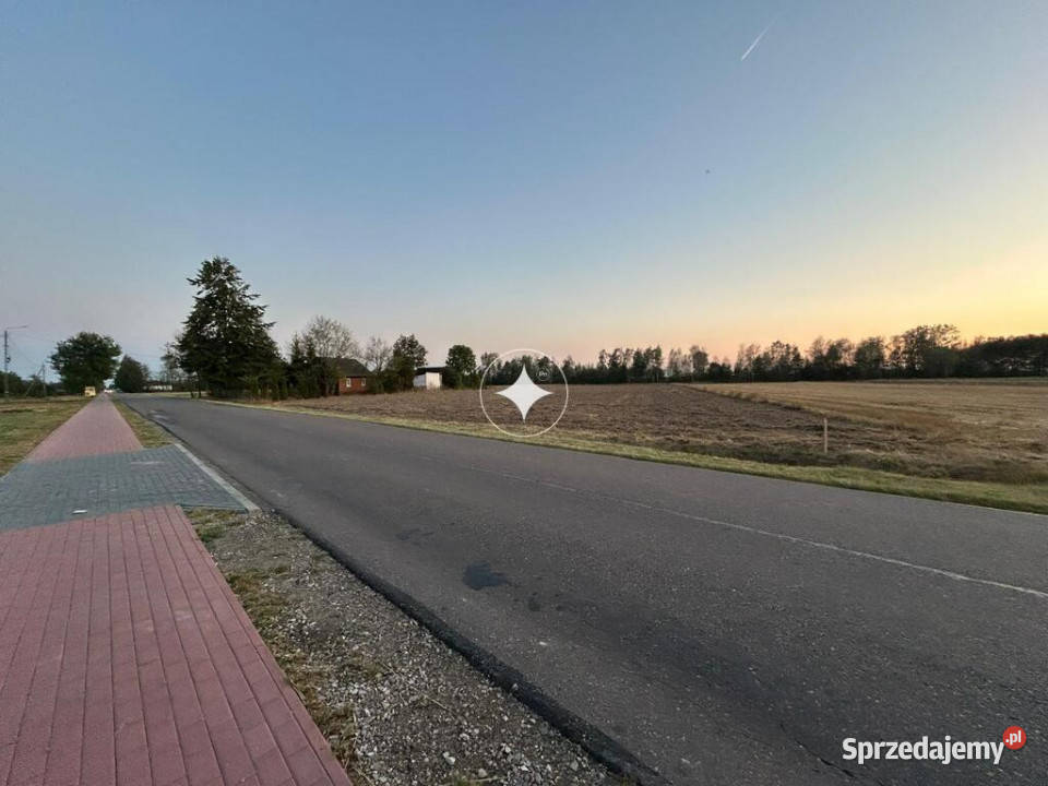 Działka z warunkami zabudowy 2000 m Brzostówiec 50m sprzedam