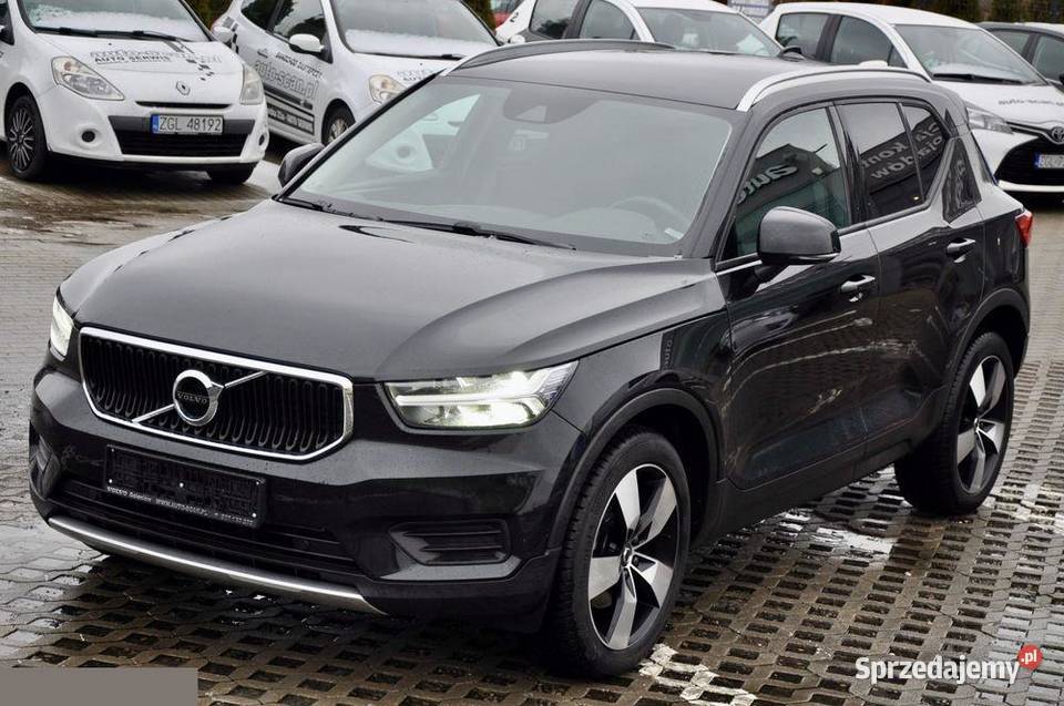 Volvo XC 40 MOMENTUM 20 benzyna 163 2022r czarny Goleniów sprzedam