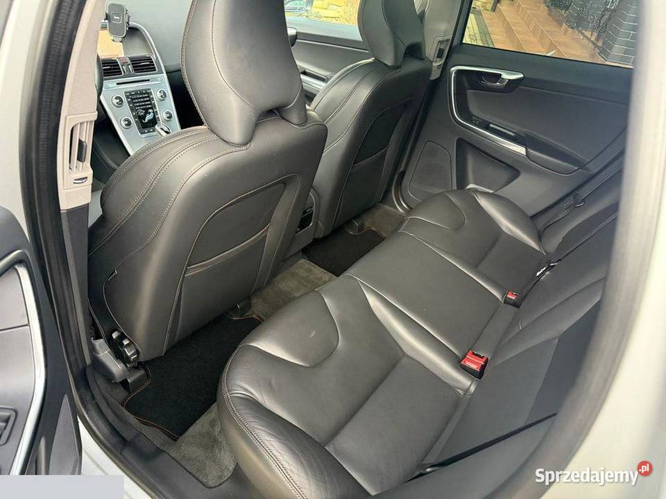 Volvo XC 60 20 Diesel 149 2017r bezwypadkowy wielkopolskie