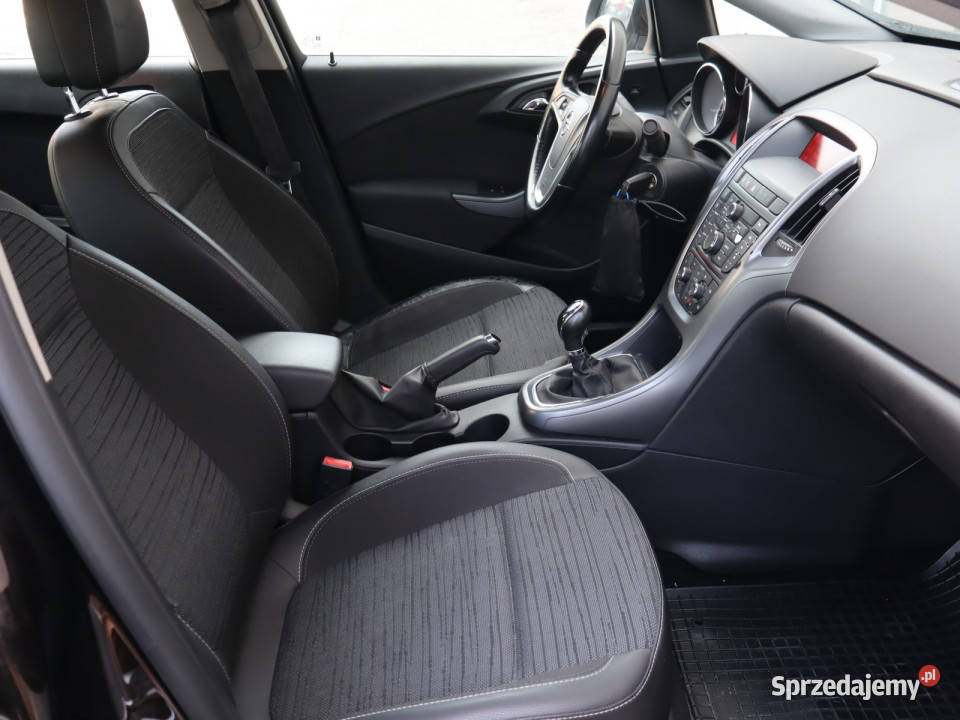 Opel Astra 14 T radio