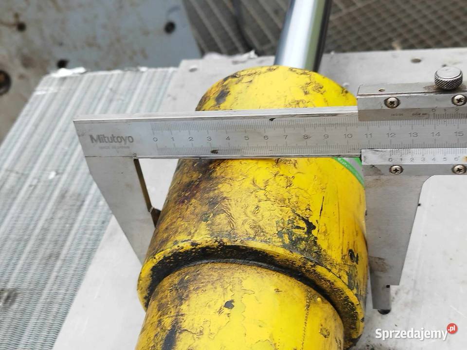 Siłownik hydrauliczny Złożony 715 rozciągnięty Strzyżew