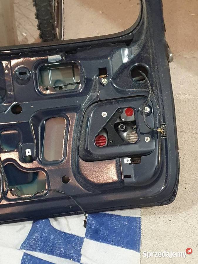 Sprzedam ładną klapę bagażnika bmw e39 kombi sprzedam