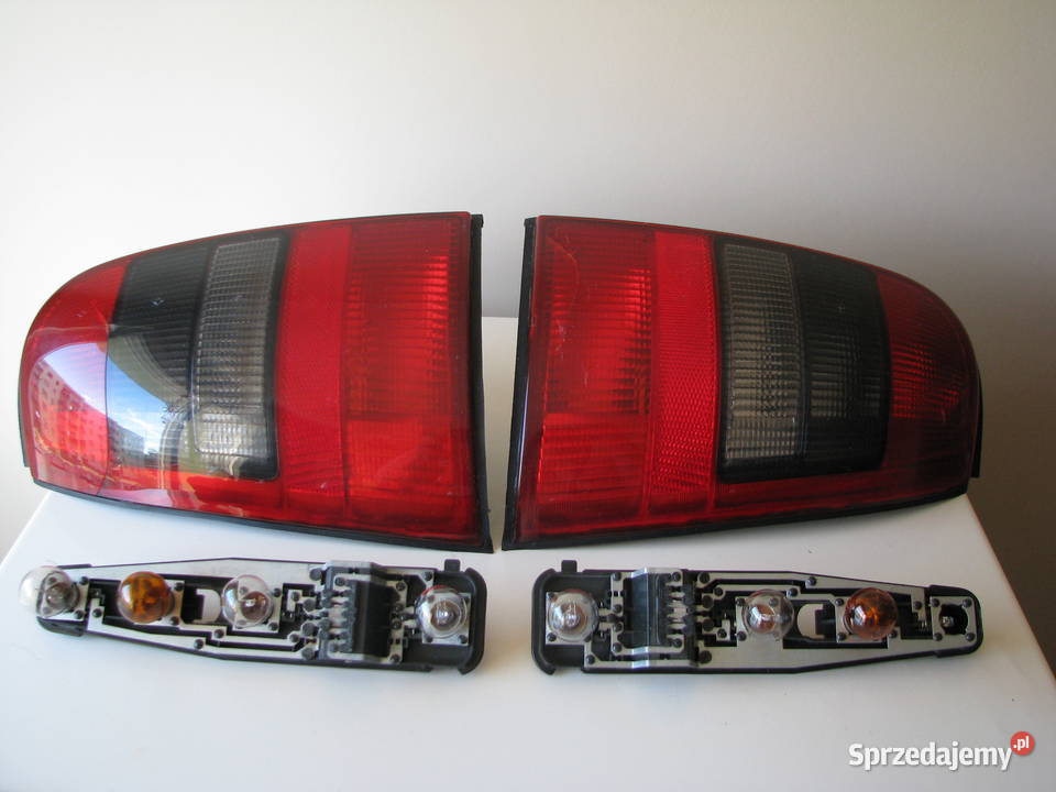 Lampa tylna lewa i prawa Carello Opel Vectra B Brzegi