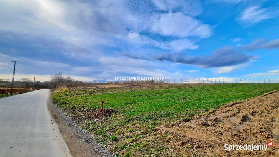 sprzedaży działki Morawica 2500m2