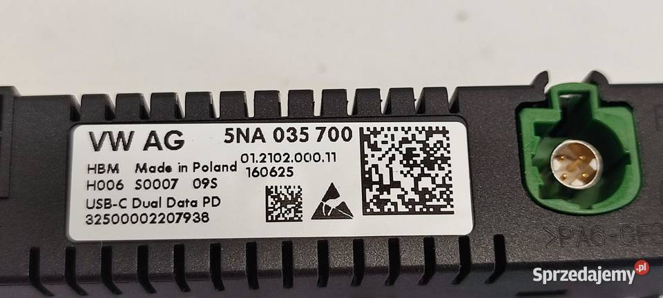 SKODA SUPERB 4 PORT GNIAZDO USB 5NA035700