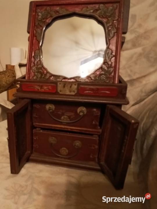 Zabytkowa szkatułka na biżuterię Grodzisk