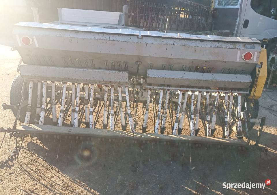 Siewnik zbożowy Poznaniak na docisku Pisarzowa