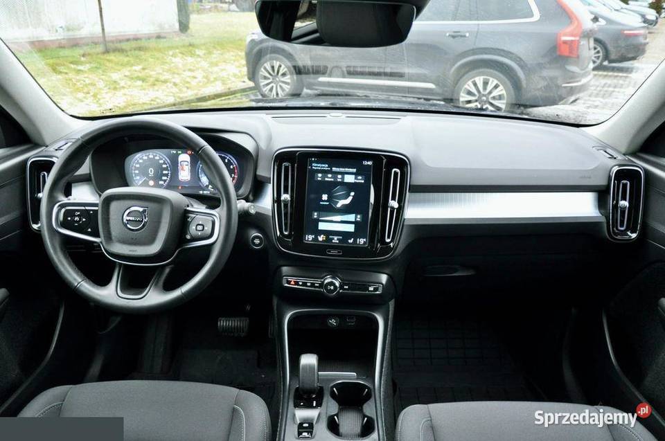 Volvo XC 40 MOMENTUM 20 benzyna 163 2022r Goleniów sprzedam