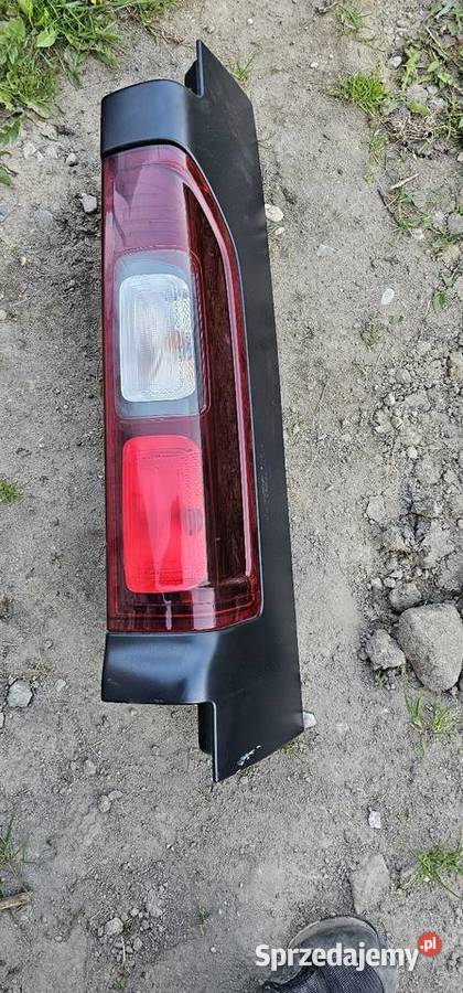 Lampa tylna prawa opel vivaro b trafic III Lampy tylne Zadzim