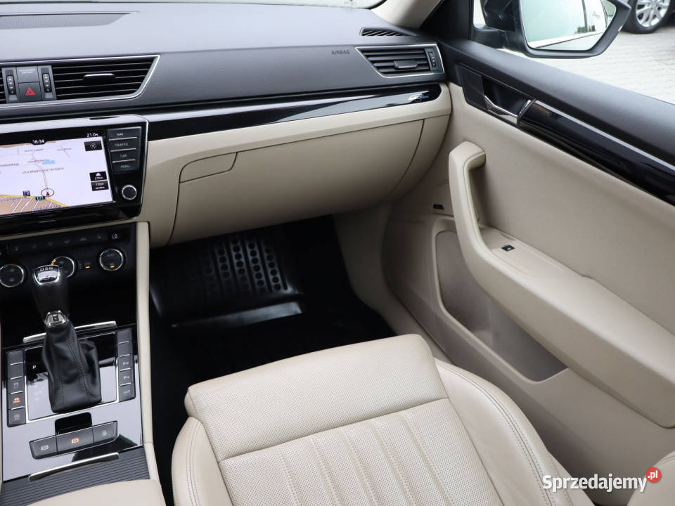 Skoda Superb 20 TSI światła do jazdy dziennej Superb