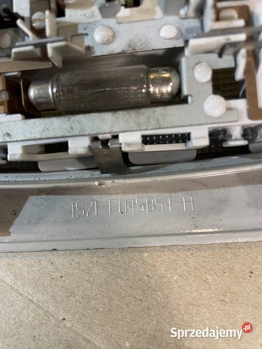 Lampka podsufitki 1S71F045B54 Ford mondeo mk3 Szczecin