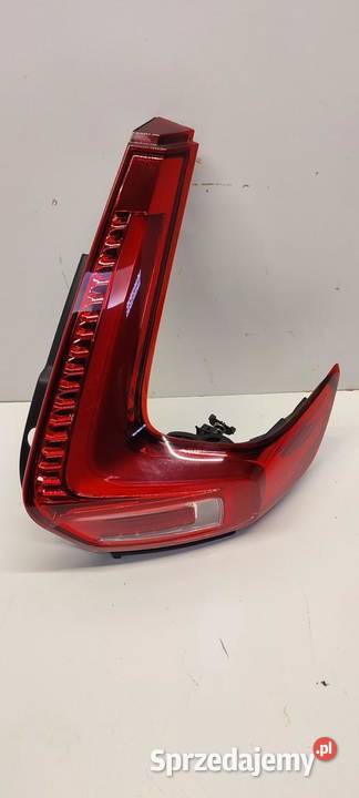 VOLVO XC40 LAMPA PRAWY TYŁ 31446791