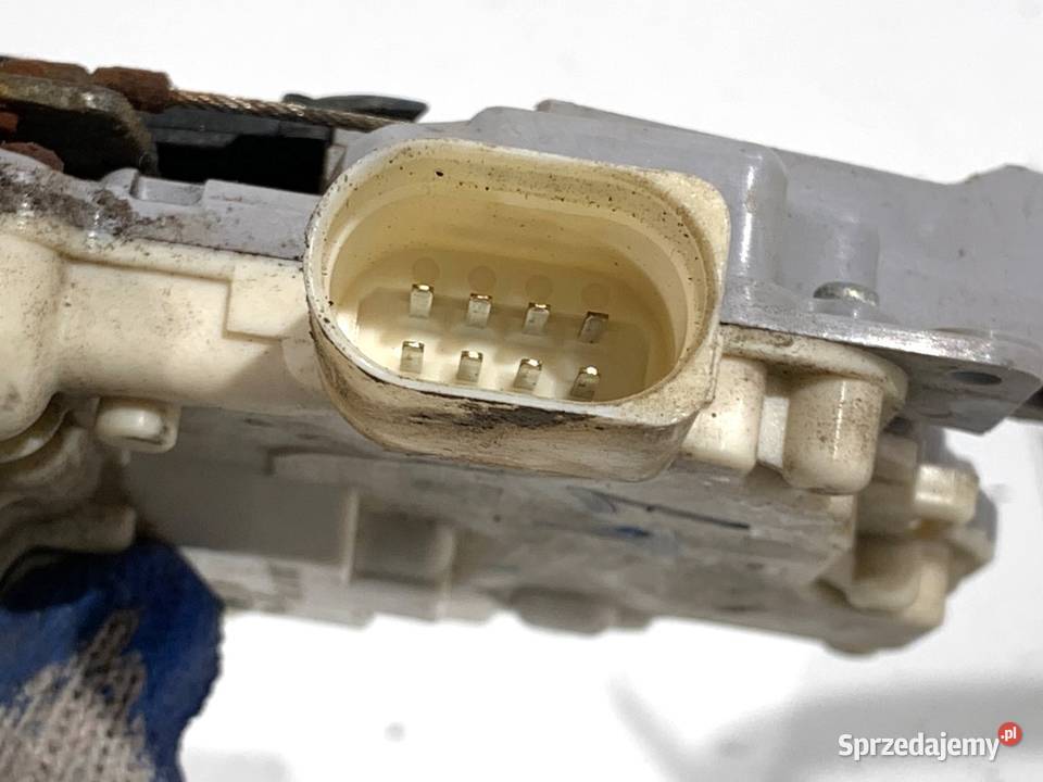 ZAMEK DRZWI LEWY TYŁ VW PASSAT B6 SedanLimuzyna