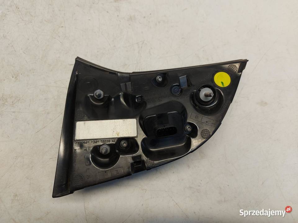 TESLA MODEL Y 2023r Lampa klapy tył lewa sprzedam