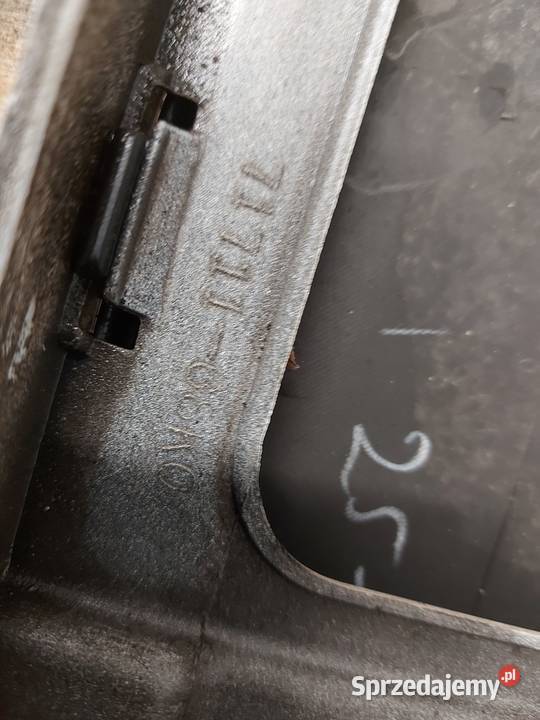 SUZUKI ALTO 11r zderzak przód 7171168K0 osobowe Kielce sprzedam