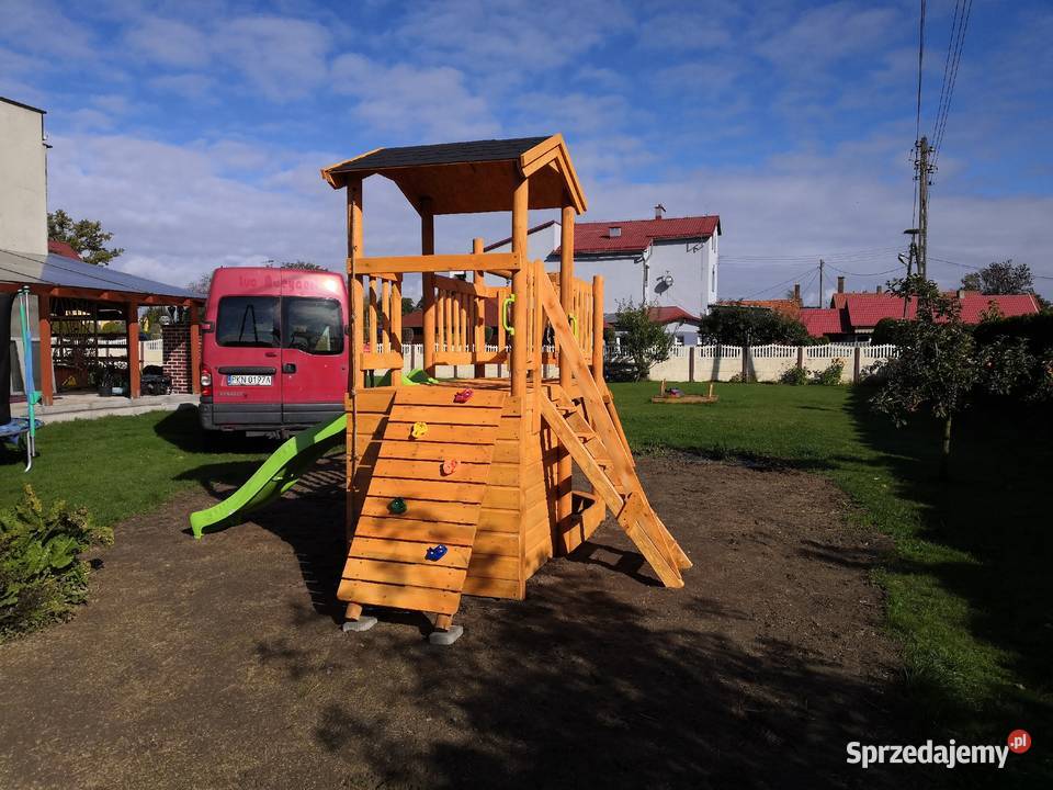 Plac zabaw huśtawka domek ścianka Konin