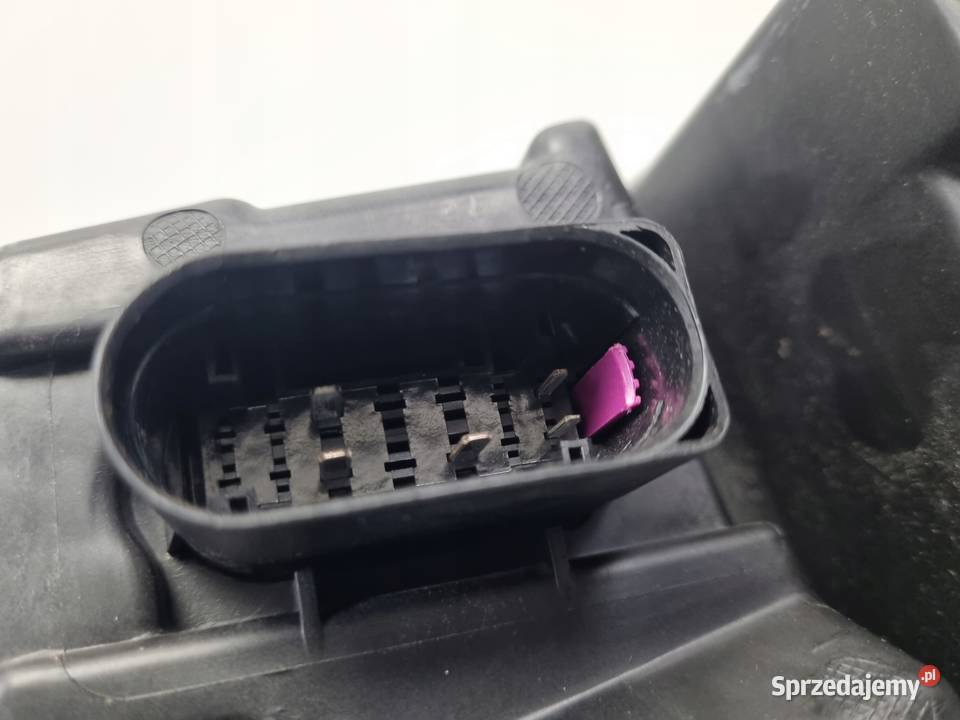 Volvo XC40 PRZEDNIA LAMPA PRAWA prawy przód FULL Janów