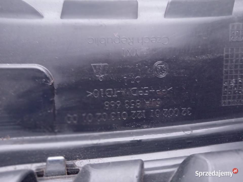 Skoda Rapid Gril halogenzaslepka Rok produkcji 2014