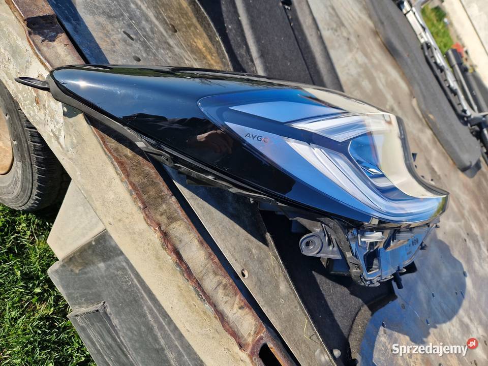 Toyota Aygo X reflektor FULL LED ORG EU Mielec
