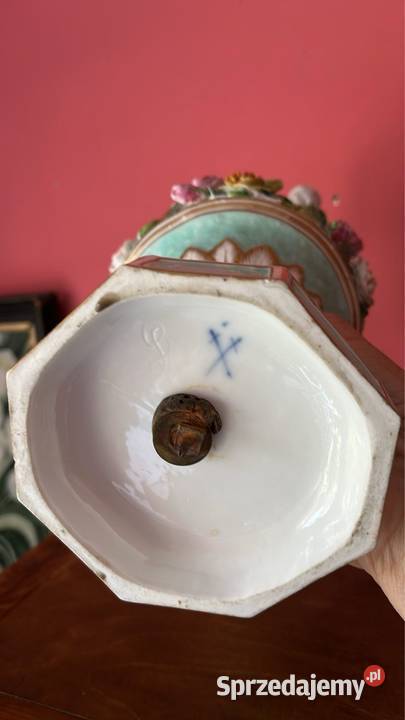 Amfora z XIX w Sevres czy Meissen pomorskie