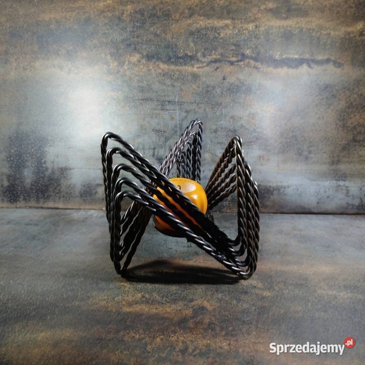 Świecznik brutalistyczny kuty z żelaza vintage