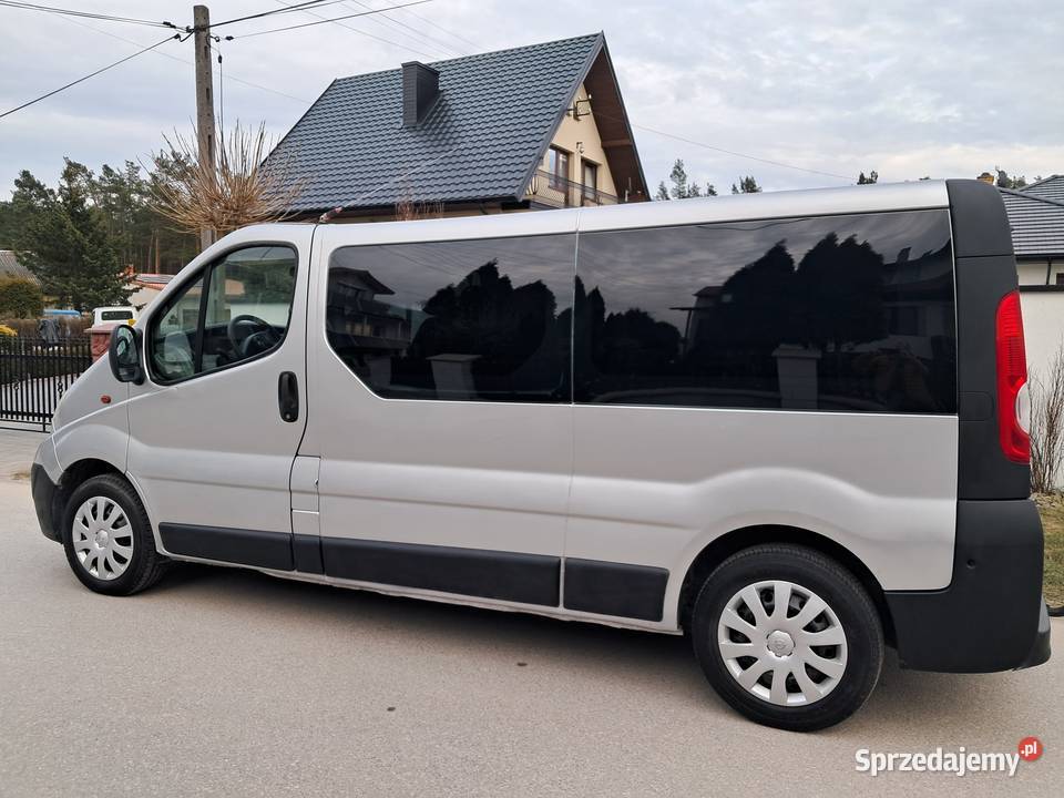 Opel vivaro 20 CDTi Klimatyzacja LONG 9osób stan świętokrzyskie
