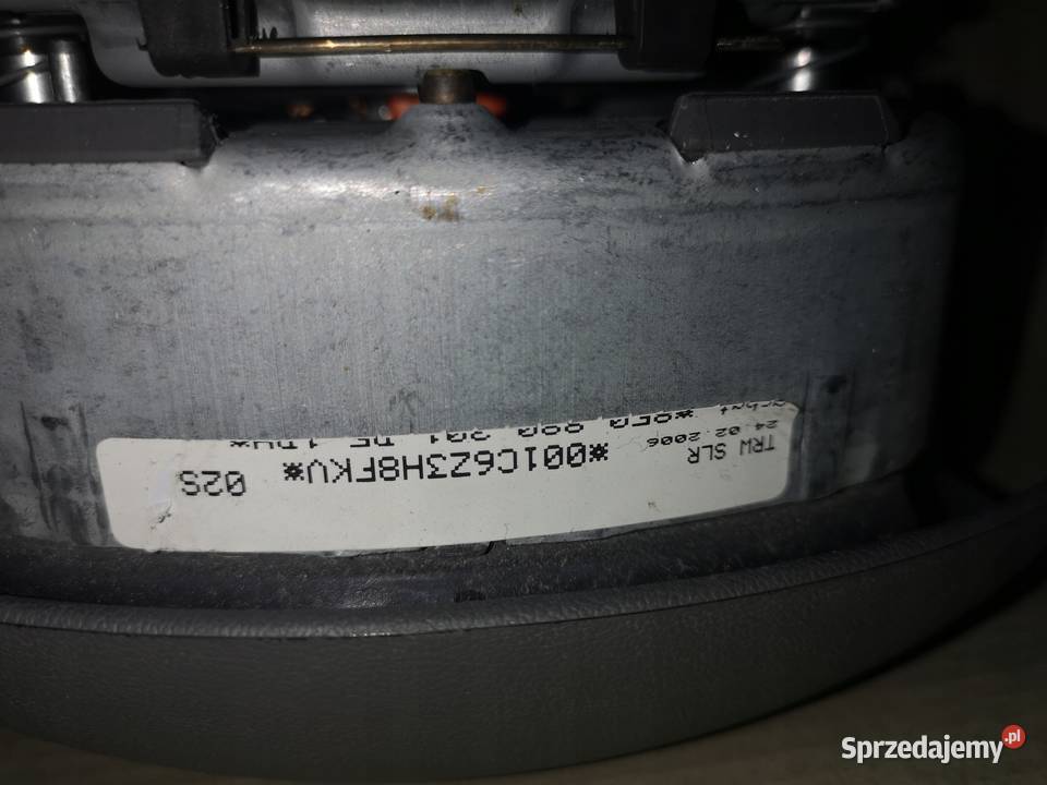 PODUSZKA AIRBAG KIEROWCY AUDI A4 B7 8E0880301DE Przystajń sprzedam