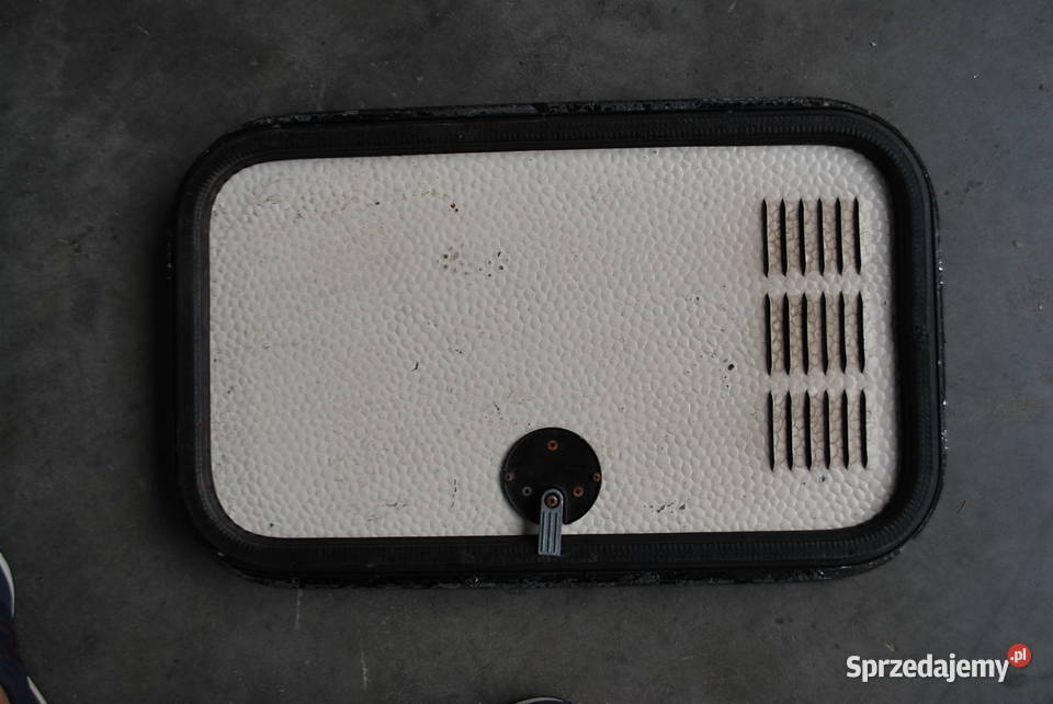 DRZWICZKI SERWISOWELUK BAGAŻOWY 66x41 VAT marża Grzebowilk sprzedam