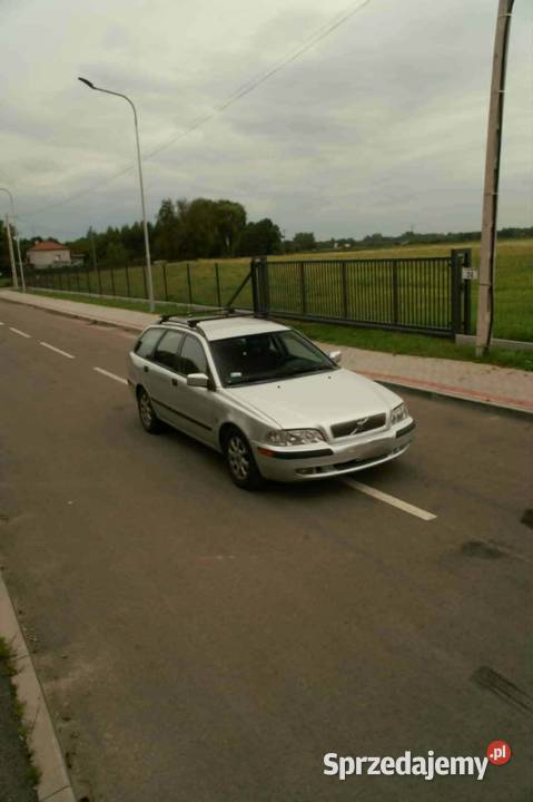 2001 Volvo V40
